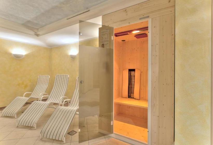 ホテル Garni Europa