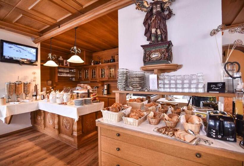 Отель Garni Helvetia