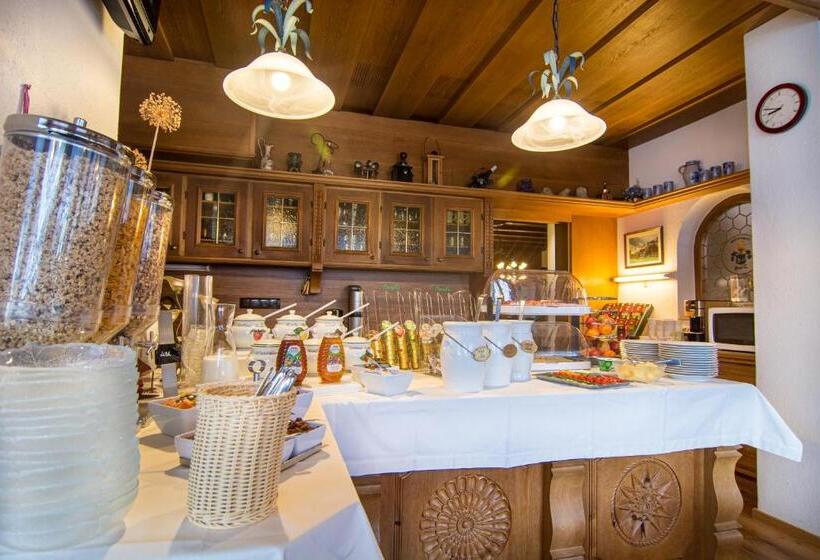 Отель Garni Helvetia