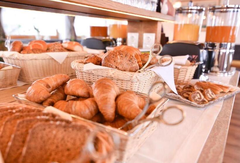 Отель Garni Helvetia