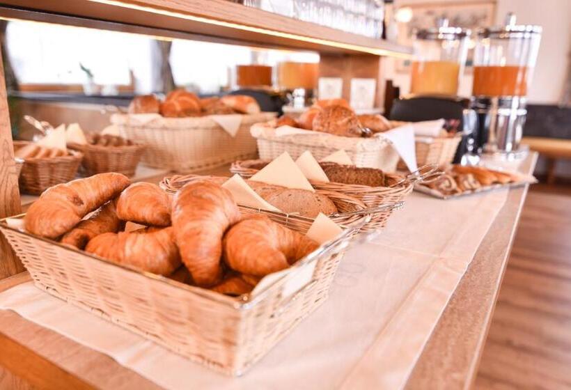 Отель Garni Helvetia