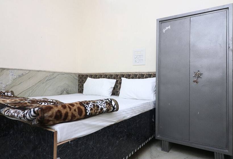 فندق Spot On 43881 New Era Guest House