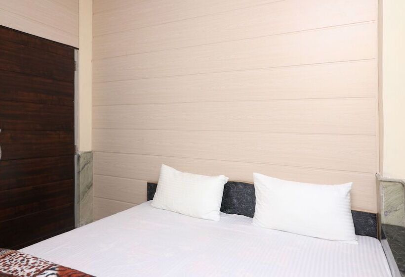 فندق Spot On 43881 New Era Guest House