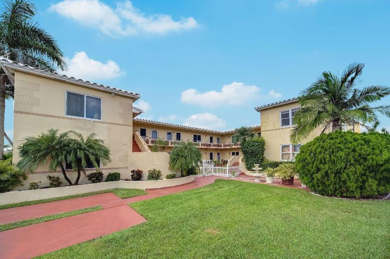 Отель The Palms