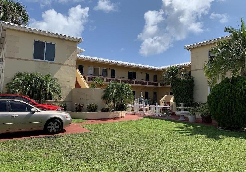 Отель The Palms