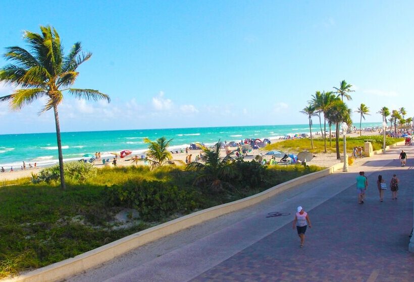 Отель The Palms