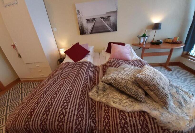 Isfjorden Turisthotell & Motell