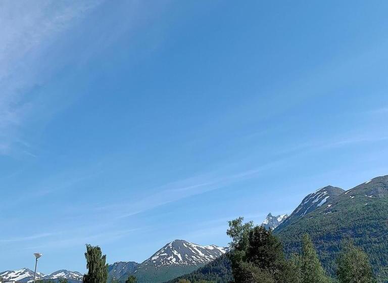 Isfjorden Turisthotell & Motell