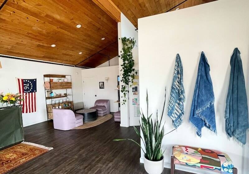 מוטל Mellow Moon Lodge