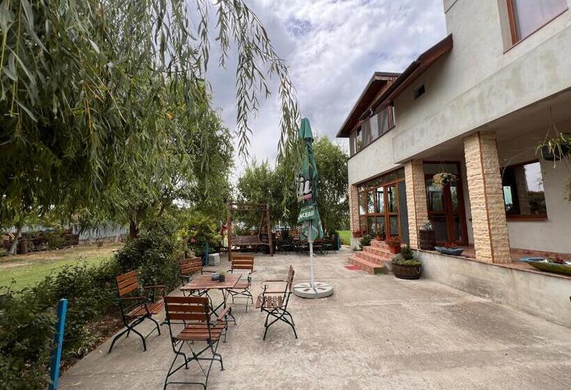 Пансион Casa Vera, Tudor Vladimirescu