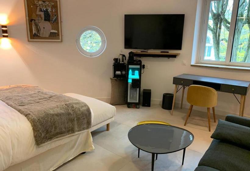 Пансион La Maison De Robinson