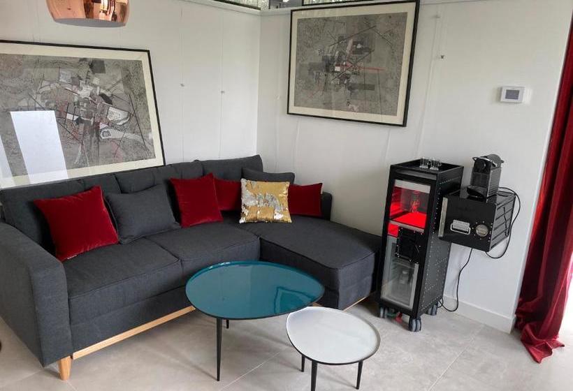 Пансион La Maison De Robinson