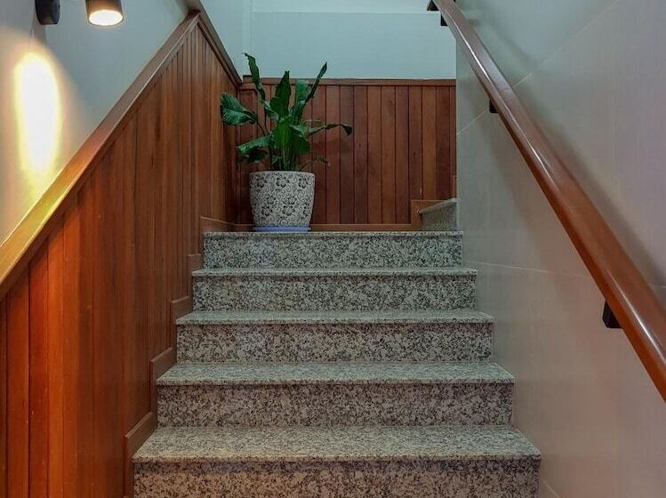 بنسيون Montagne Regency