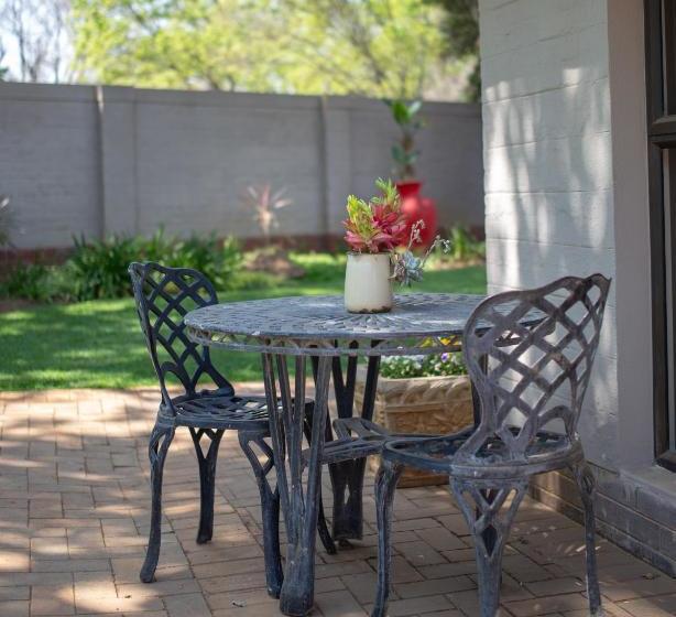 פנסיון Opstal Gastehuis