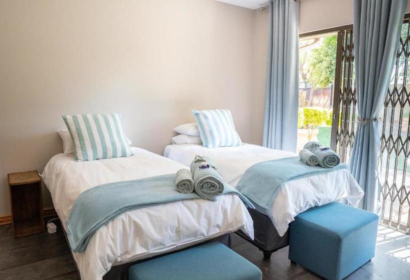 פנסיון Opstal Gastehuis