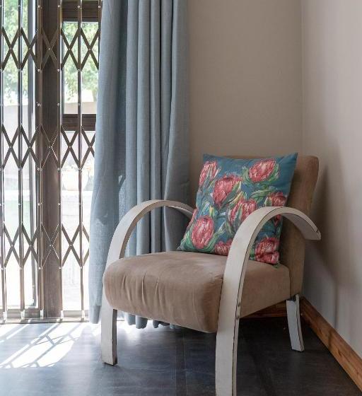 פנסיון Opstal Gastehuis