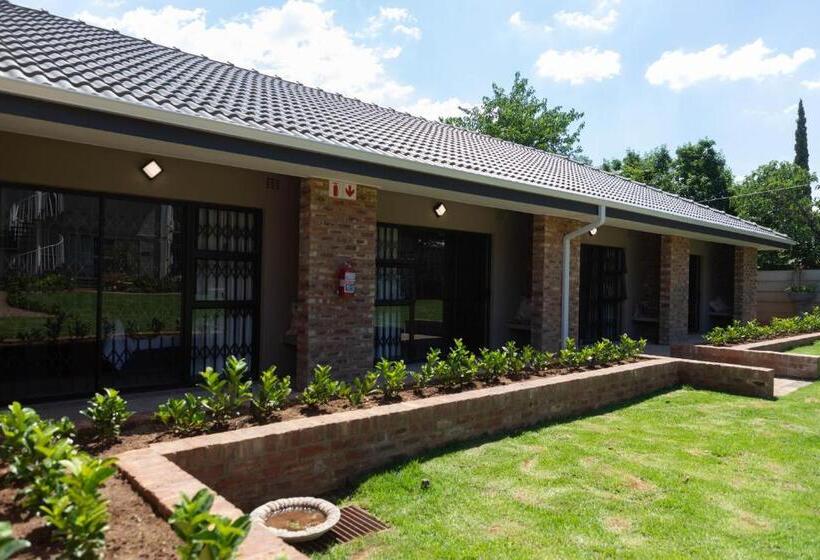 פנסיון Opstal Gastehuis