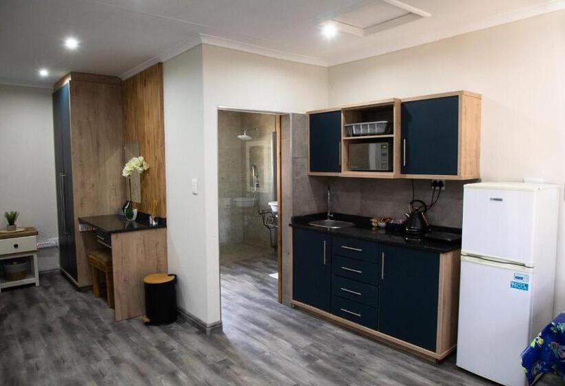 פנסיון Opstal Gastehuis