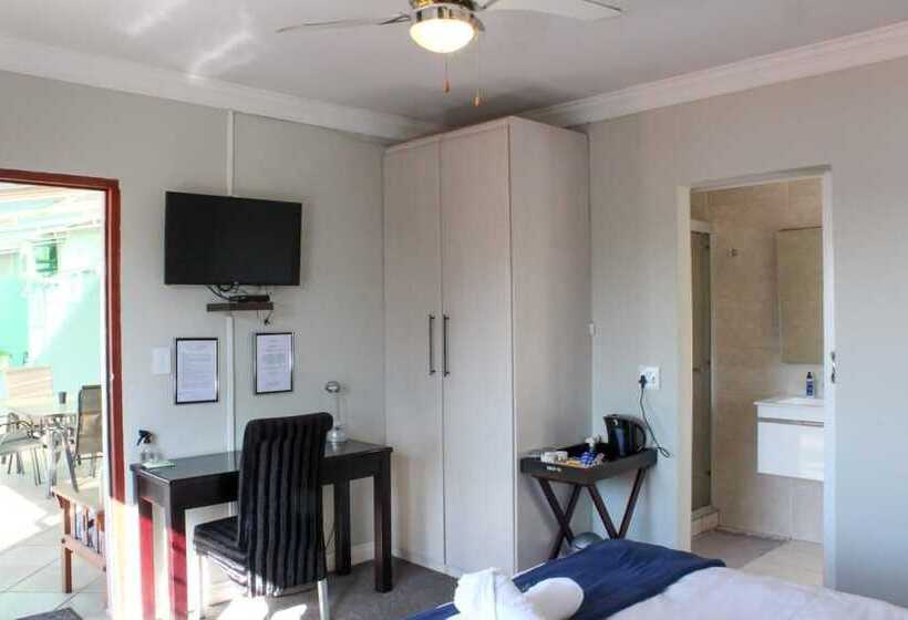 פנסיון The Lakehouse Guest House