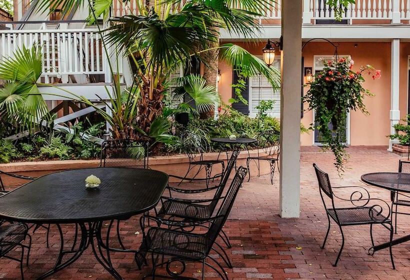 ベッドアンドブレックファースト Elliott House Inn