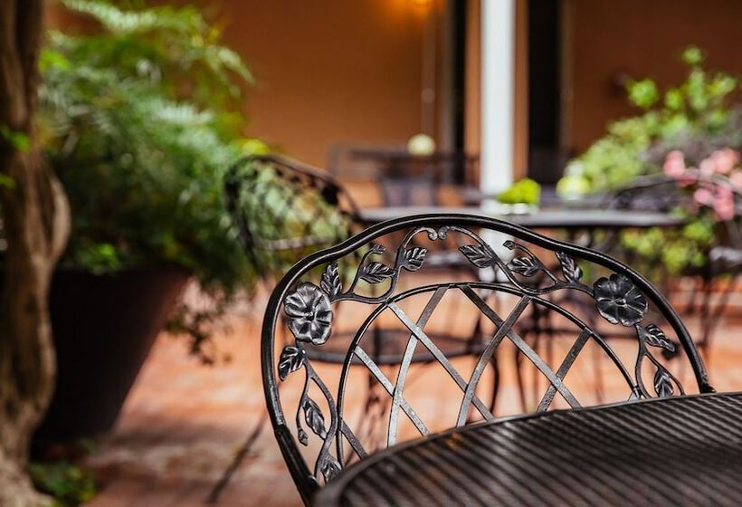 تختخواب و صبحانه Elliott House Inn