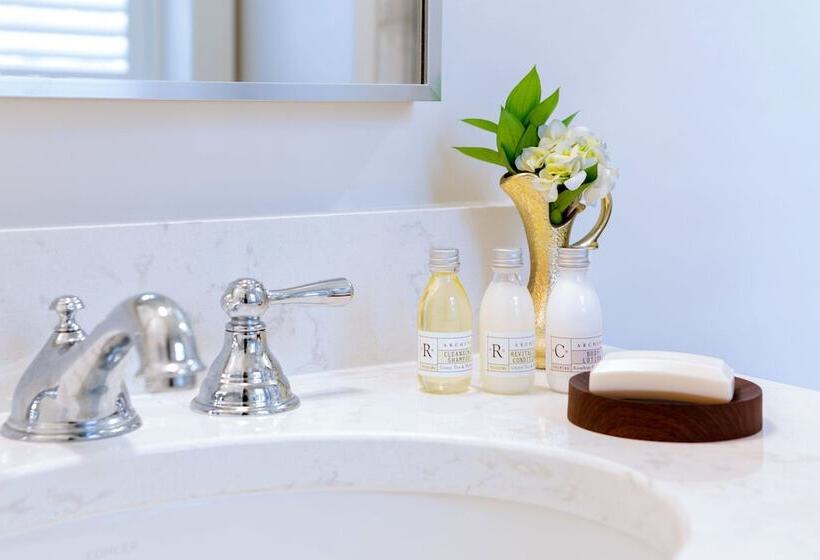 ベッドアンドブレックファースト Elliott House Inn