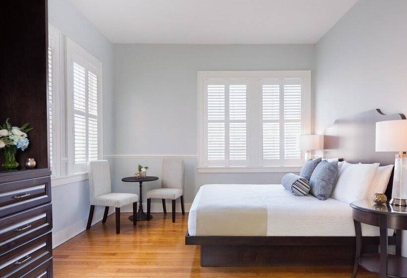 ベッドアンドブレックファースト Elliott House Inn