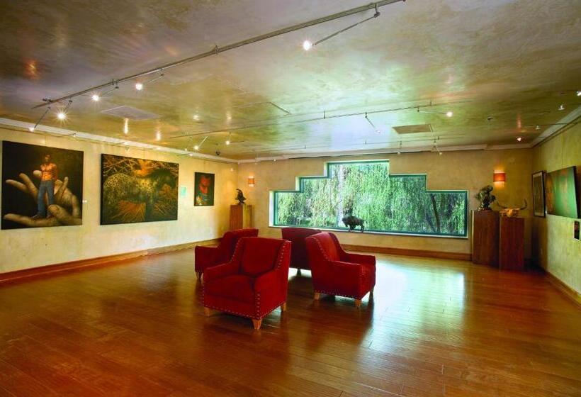 El Monte Sagrado Resort & Spa