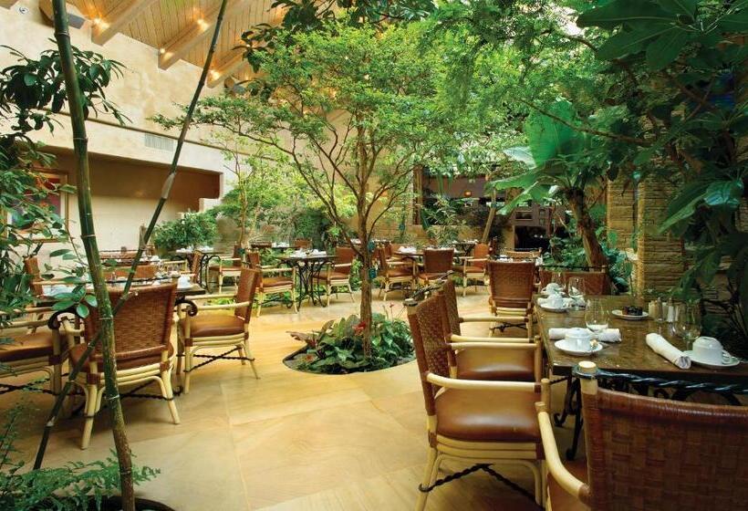 El Monte Sagrado Resort & Spa