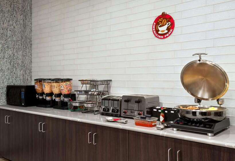 هتل Wingate By Wyndham Appleton