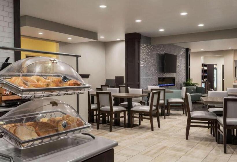 هتل Wingate By Wyndham Appleton