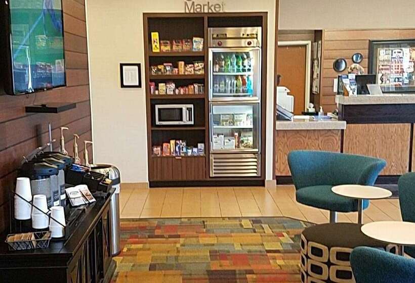 هتل Spark By Hilton Moline Quad Cities