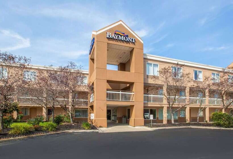 בית מלון כפרי Baymont By Wyndham Canton