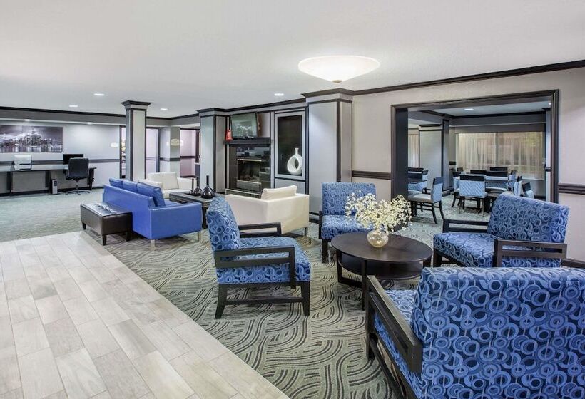 בית מלון כפרי Baymont By Wyndham Canton