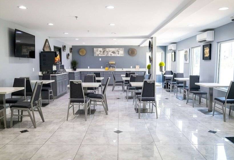 Отель Baymont By Wyndham College Park Atlanta Airport South