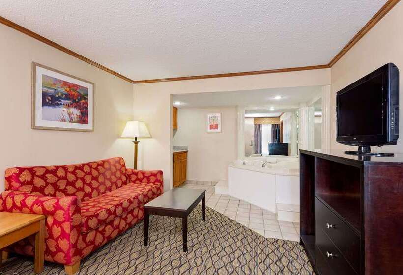 בית מלון כפרי Baymont By Wyndham Kalamazoo East