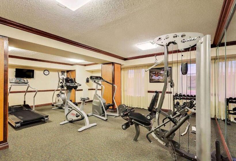 בית מלון כפרי Baymont By Wyndham Kalamazoo East