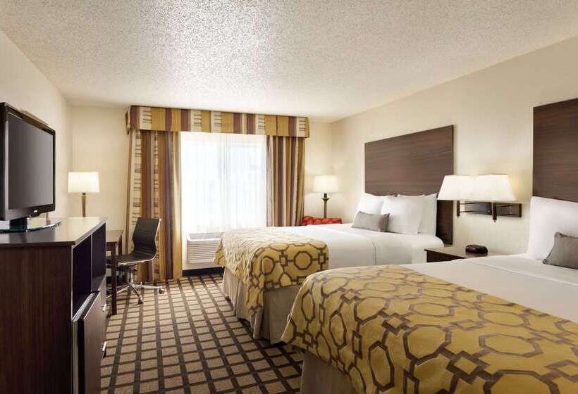 Отель Baymont By Wyndham Salina