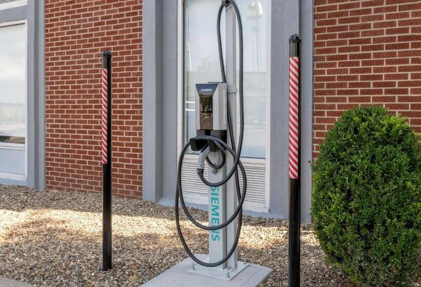 فندق Best Western Plus Beckley Inn