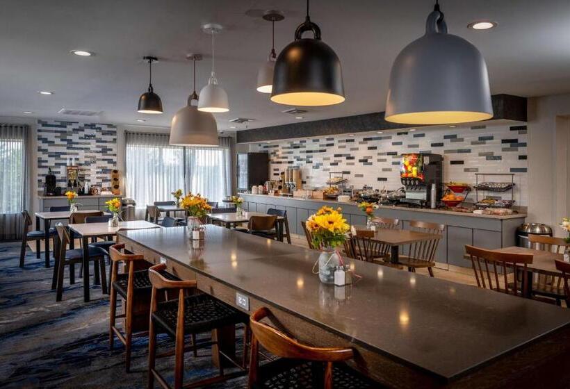 فندق Best Western Plus Beckley Inn