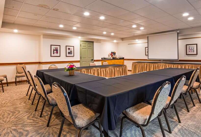 فندق Best Western Plus Edmonds Harbor Inn