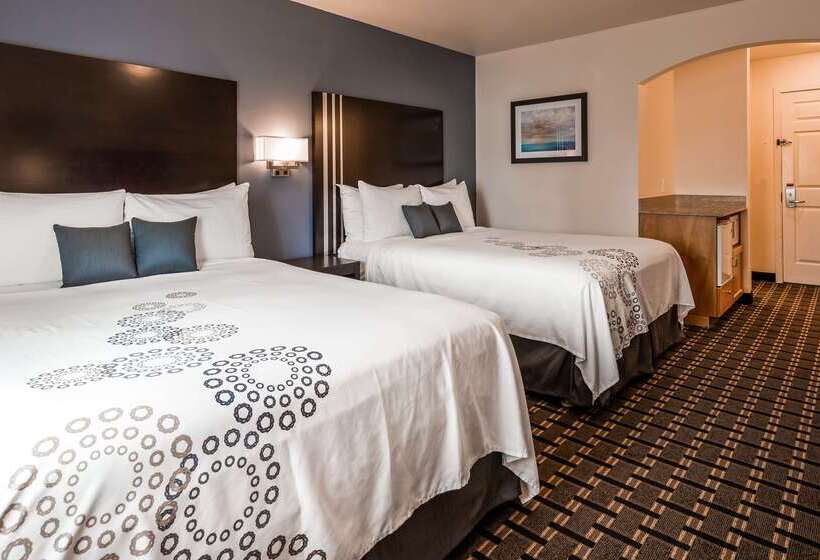 فندق Best Western Plus Edmonds Harbor Inn