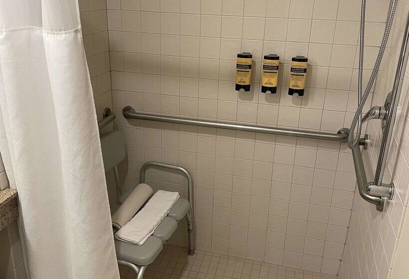 فندق Best Western Plus Edmonds Harbor Inn