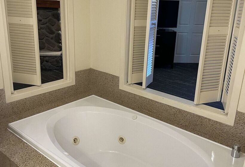 فندق Best Western Plus Edmonds Harbor Inn