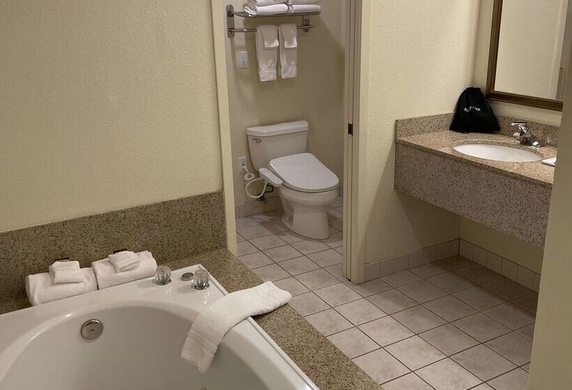 فندق Best Western Plus Edmonds Harbor Inn