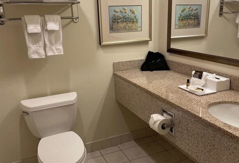 فندق Best Western Plus Edmonds Harbor Inn