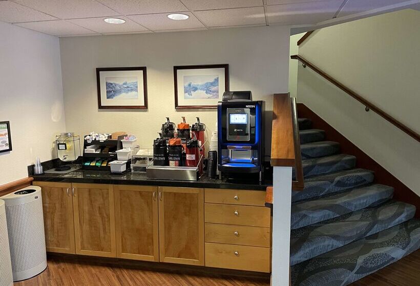 فندق Best Western Plus Edmonds Harbor Inn