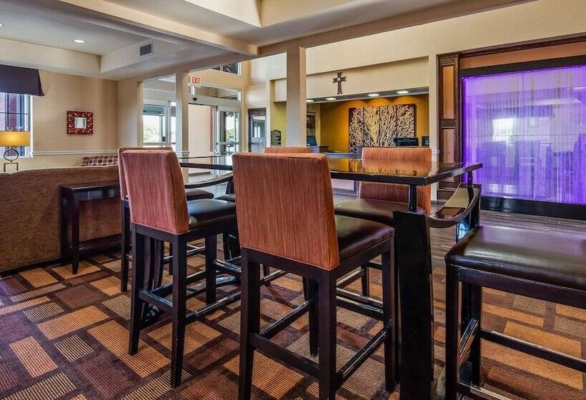 فندق Best Western Plus Lubbock Windsor Inn
