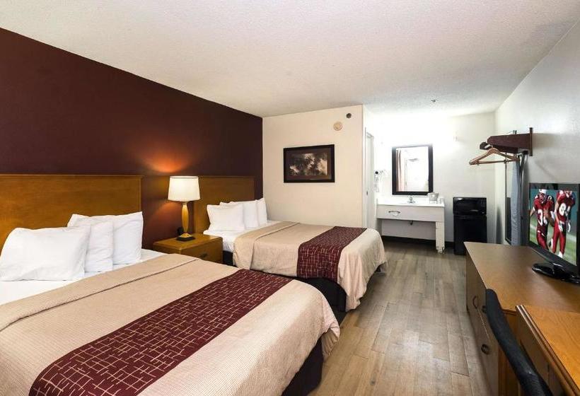 בית מלון כפרי Cedar Rapids Inn