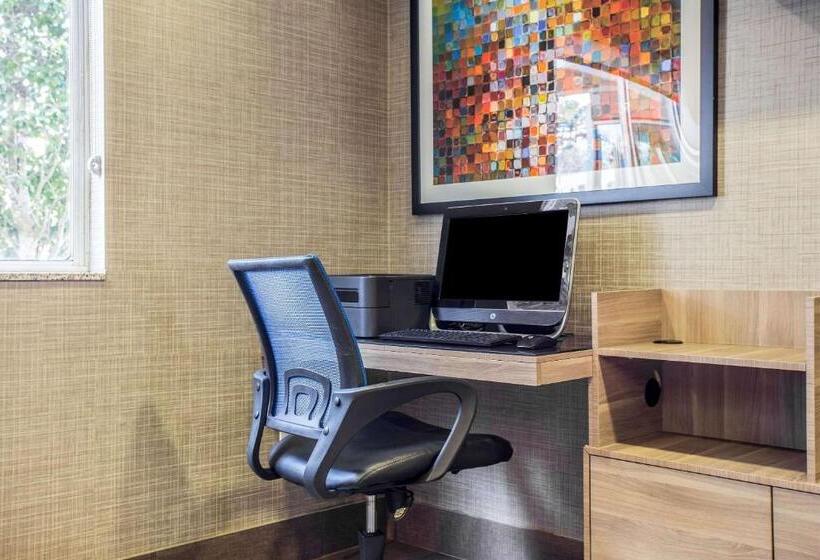ホテル Comfort Inn & Suites Kannapolis   Concord